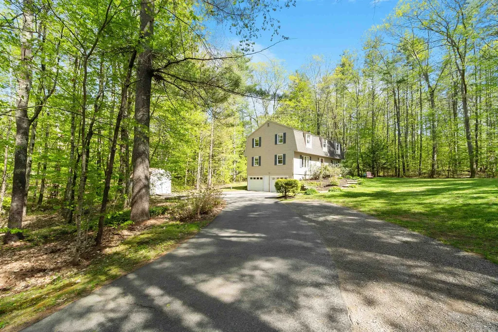 10 Moss Lane Madbury NH 03823