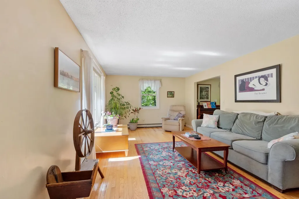 10 Moss Lane Madbury NH 03823