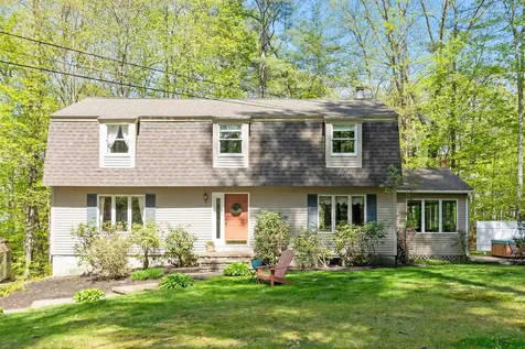 10 Moss Lane Madbury NH 03823