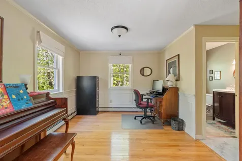 10 Moss Lane Madbury NH 03823