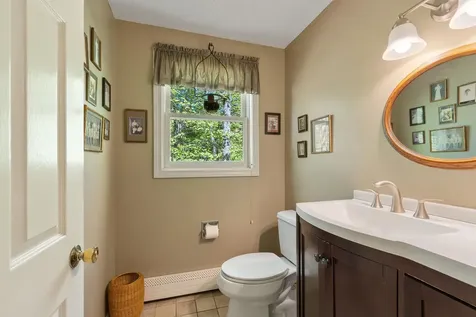 10 Moss Lane Madbury NH 03823