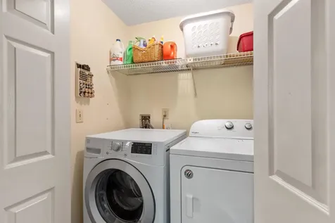 10 Moss Lane Madbury NH 03823