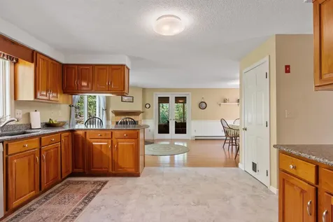 10 Moss Lane Madbury NH 03823