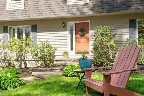 10 Moss Lane Madbury NH 03823