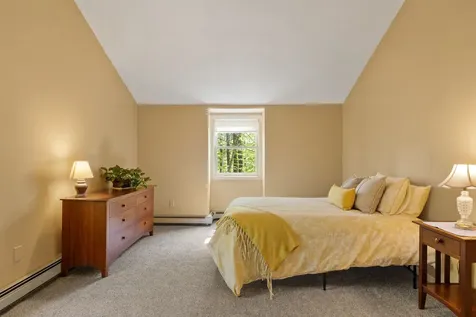 10 Moss Lane Madbury NH 03823