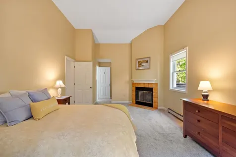 10 Moss Lane Madbury NH 03823