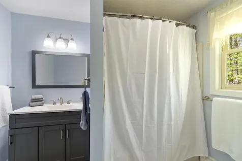 10 Moss Lane Madbury NH 03823