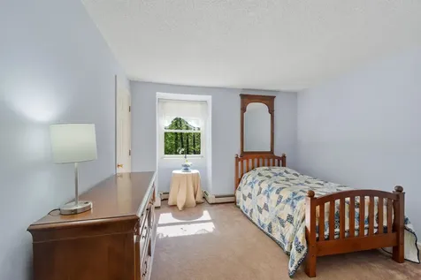 10 Moss Lane Madbury NH 03823