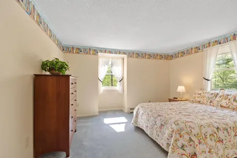 10 Moss Lane Madbury NH 03823