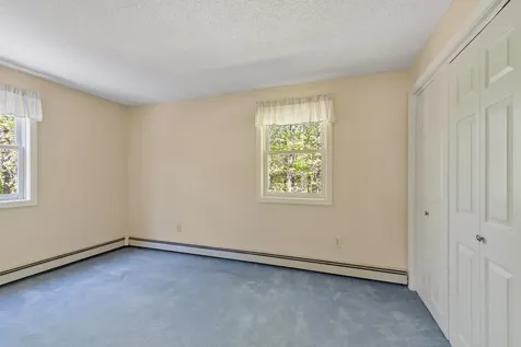 10 Moss Lane Madbury NH 03823