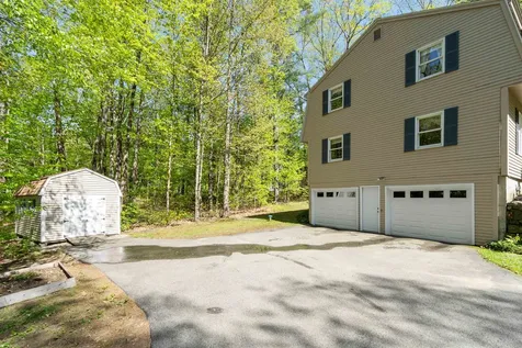 10 Moss Lane Madbury NH 03823