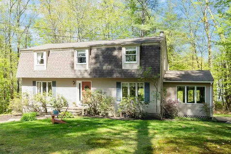 10 Moss Lane Madbury NH 03823