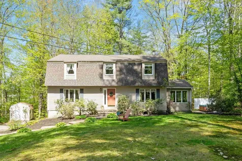 10 Moss Lane Madbury NH 03823