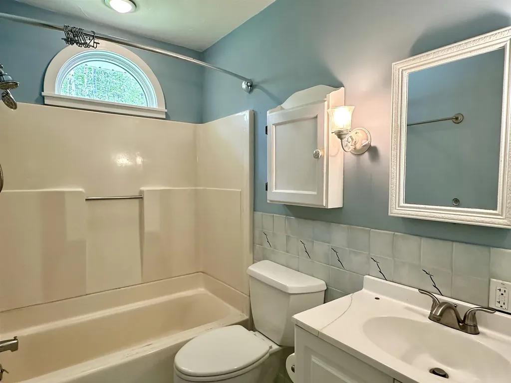 538 County Road New London NH 03257