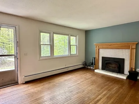 538 County Road New London NH 03257