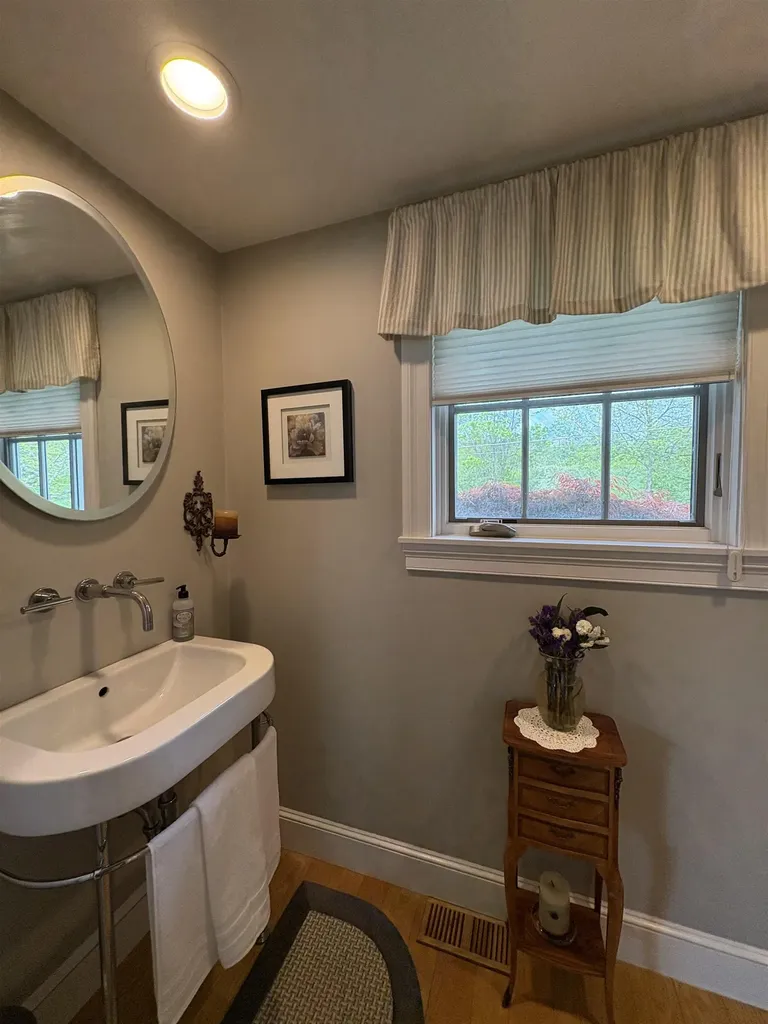 28-28A Ridge Road Hollis NH 03049