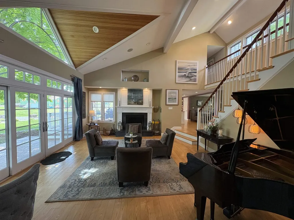 28-28A Ridge Road Hollis NH 03049