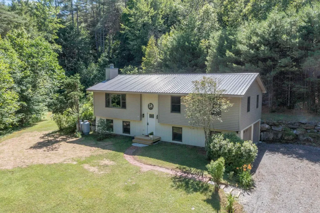1328 Halls Lake Road Newbury VT 05051