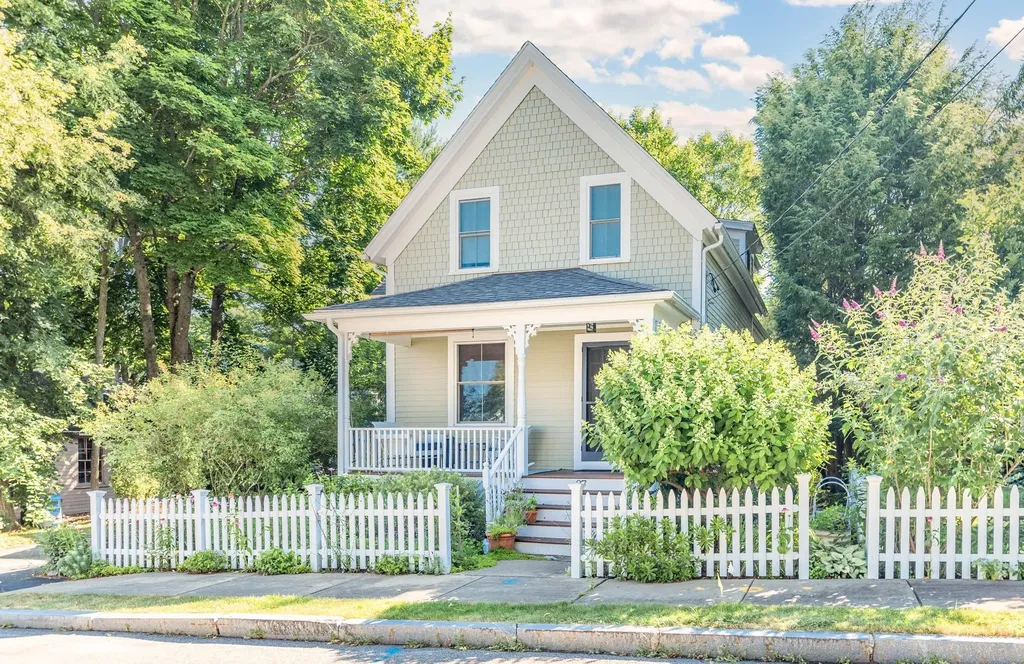 87 Ash Street Portsmouth NH 03801