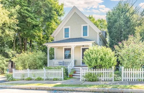 87 Ash Street Portsmouth NH 03801