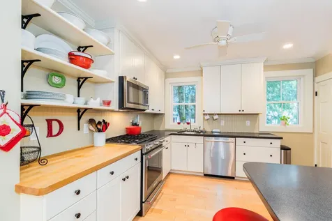 87 Ash Street Portsmouth NH 03801