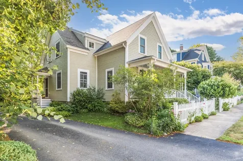 87 Ash Street Portsmouth NH 03801