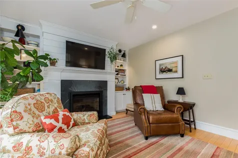 87 Ash Street Portsmouth NH 03801