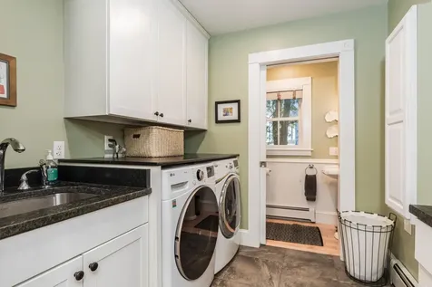 87 Ash Street Portsmouth NH 03801