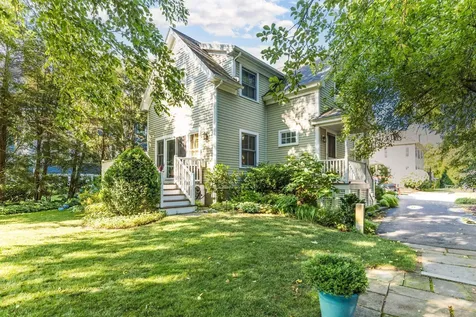 87 Ash Street Portsmouth NH 03801