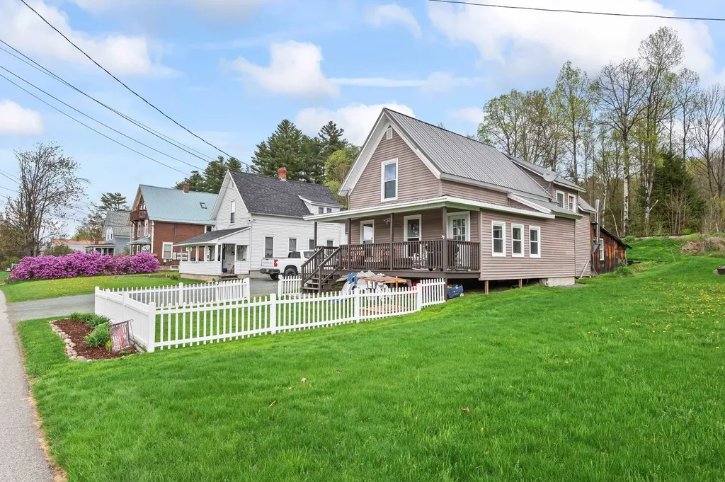 53 Summer Street Lancaster NH 03584