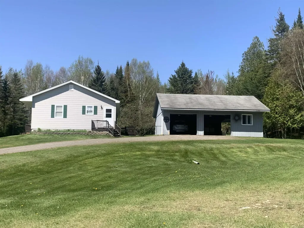 14 Mackinnon Road Colebrook NH 03576