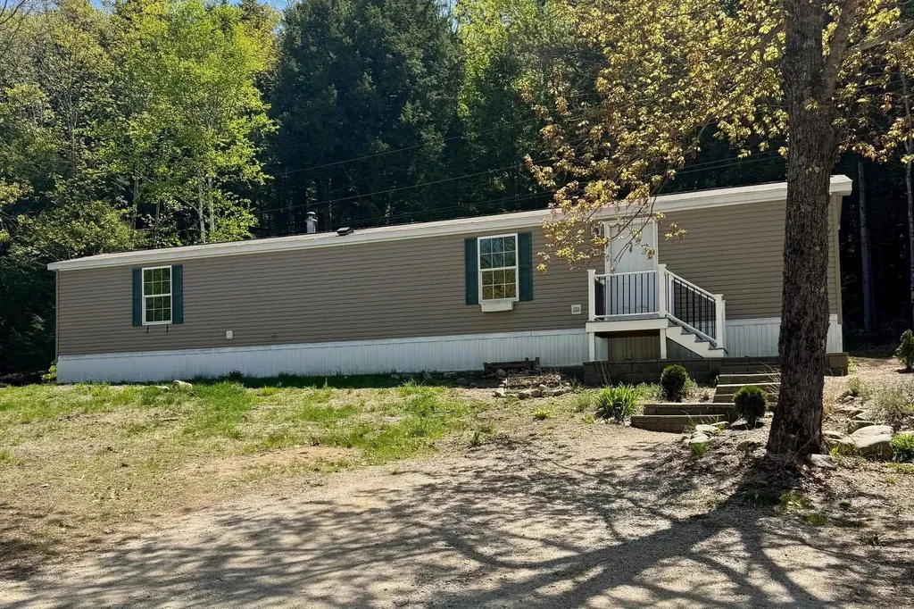148 Golden Oaks Road Albany NH 03818