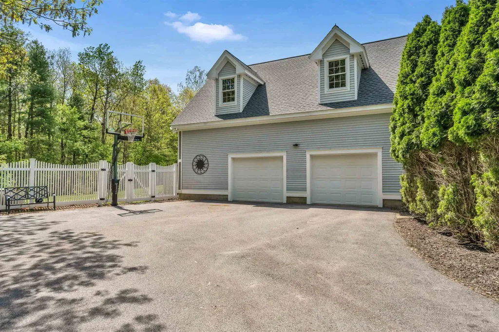 3 Winterberry Lane North Hampton NH 03862