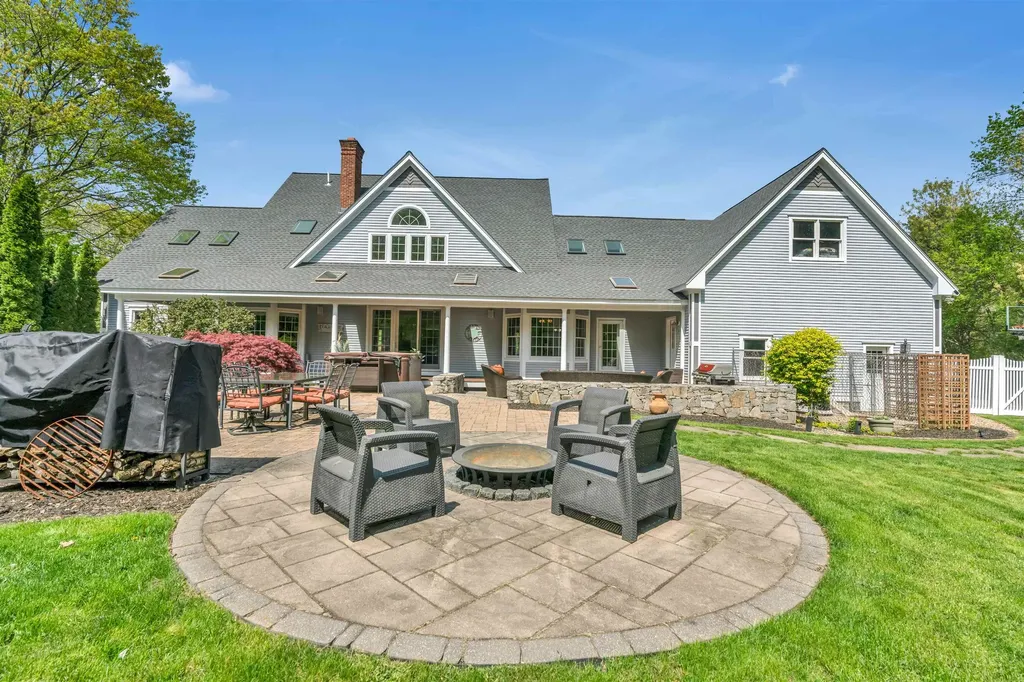 3 Winterberry Lane North Hampton NH 03862