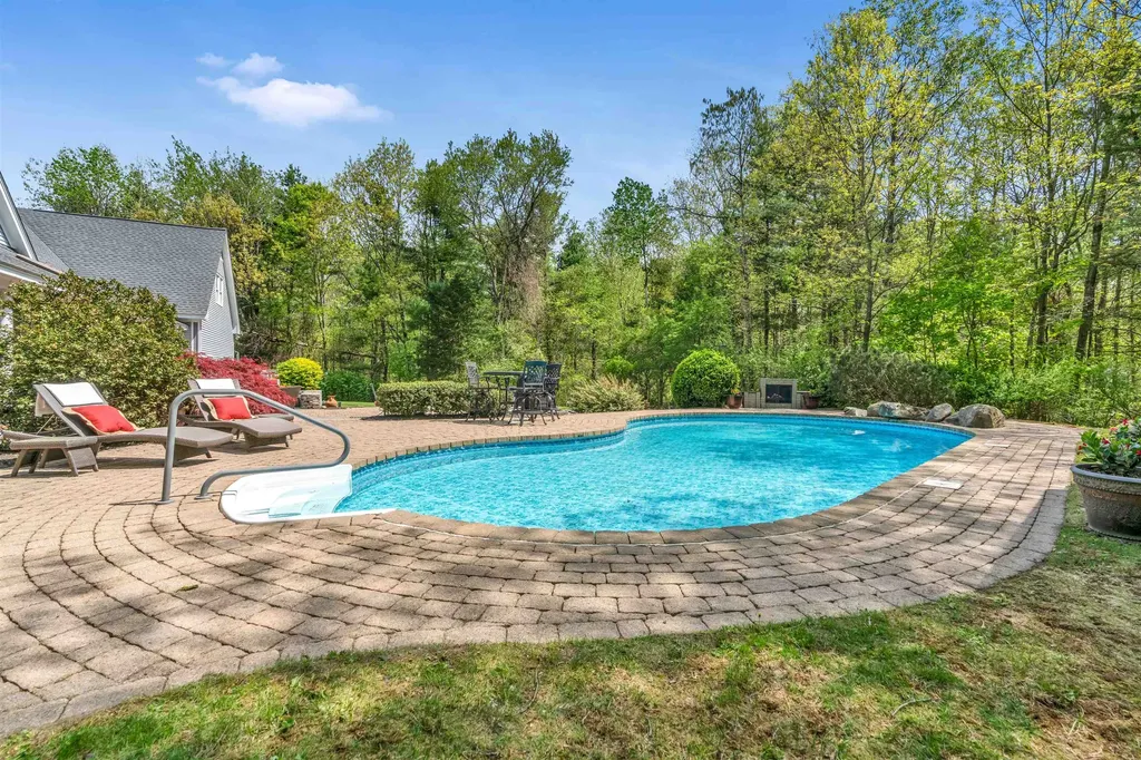 3 Winterberry Lane North Hampton NH 03862