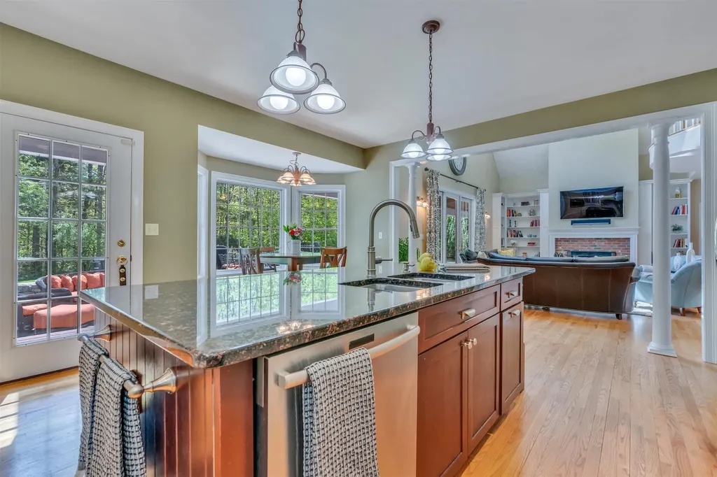 3 Winterberry Lane North Hampton NH 03862