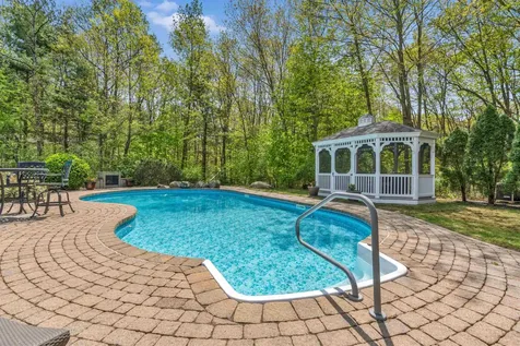 3 Winterberry Lane North Hampton NH 03862