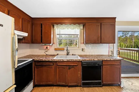 3 Rolling Hill Avenue Plaistow NH 03865