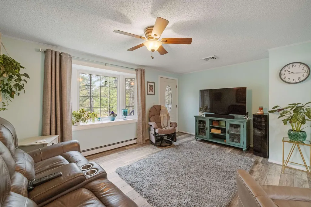 7 Clark Street Belmont NH 03220