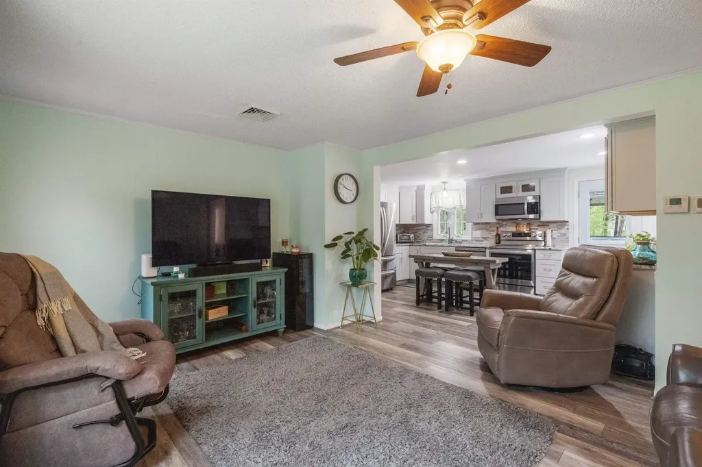 7 Clark Street Belmont NH 03220