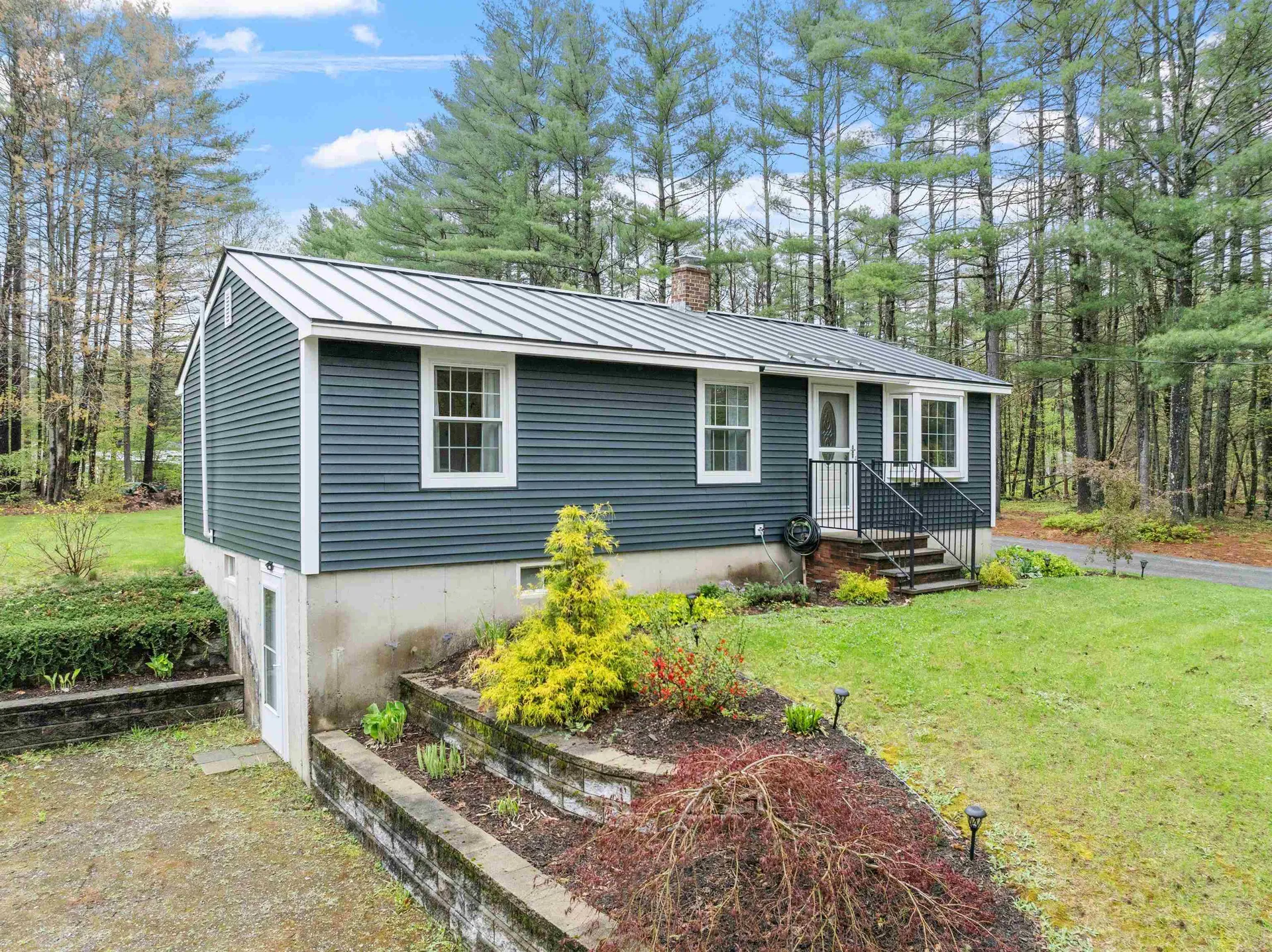 7 Clark Street Belmont NH 03220