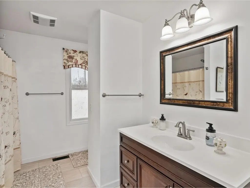 53 O'brien Meadows Hinesburg VT 05461