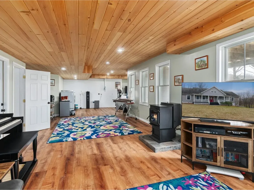 53 O'brien Meadows Hinesburg VT 05461