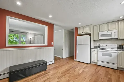 7 Pine Street Hooksett NH 03106