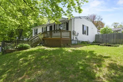 7 Pine Street Hooksett NH 03106