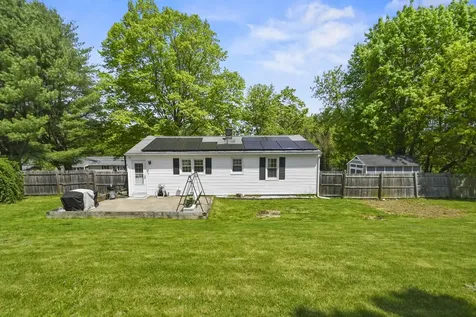 7 Pine Street Hooksett NH 03106
