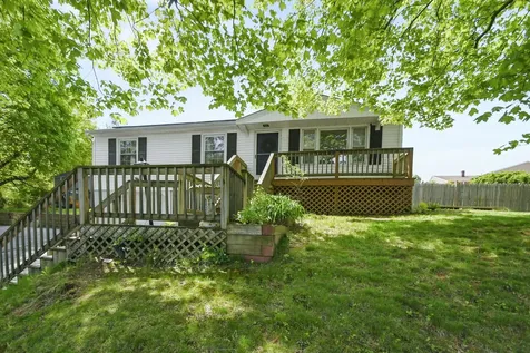 7 Pine Street Hooksett NH 03106