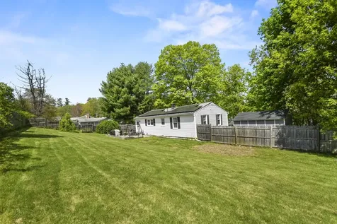7 Pine Street Hooksett NH 03106