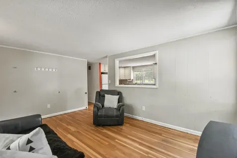 7 Pine Street Hooksett NH 03106