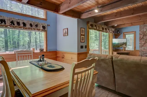 111 Suren Road Conway NH 03860